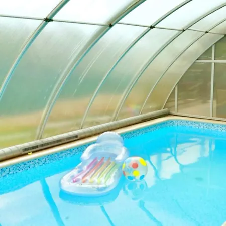 Chata Entire 2nd Floor Of With 3bedroom With Large Garden,bbq,pool,sauna,free Parking Popovičky